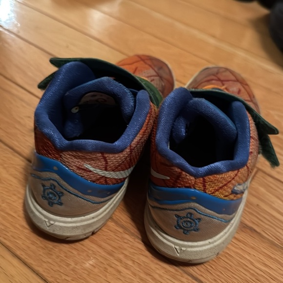 Nike Kyrie 5 Spongebob Squarepants Pineapple House Sneakers Size 10C - Picture 3 of 9